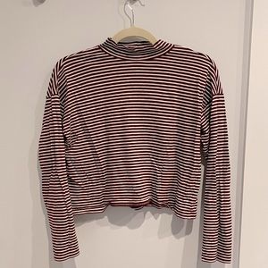 Everlane Mock neck cropped long sleeve shirt